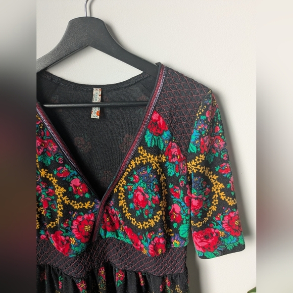 Free People black and floral print A-line V-neck mini dress - size M - Picture 2 of 6